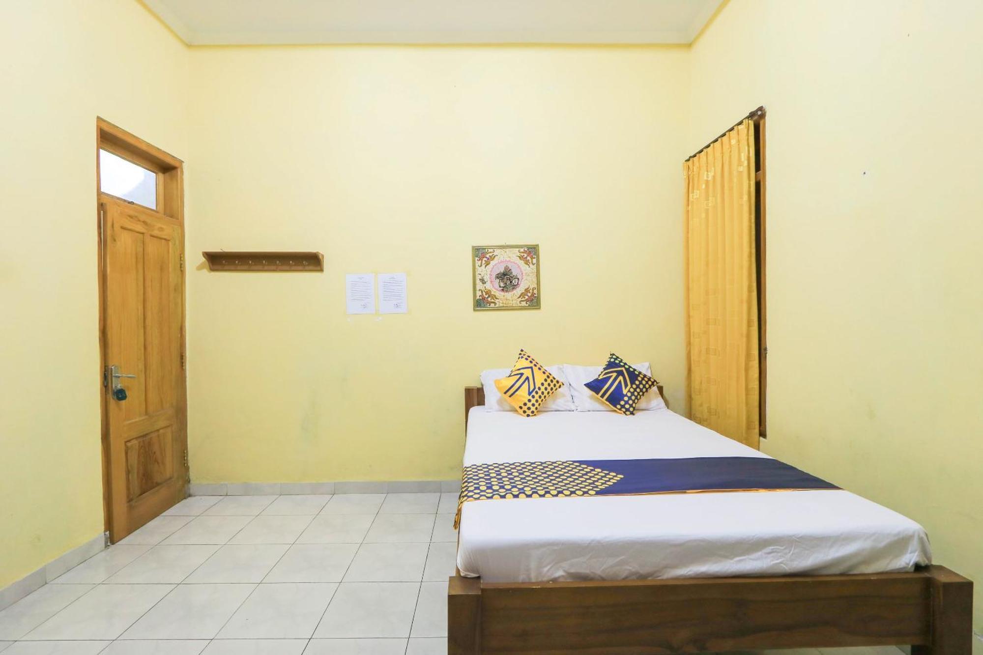 Oyo 2440 Wallet Family Residence Syariah Lumajang Eksteriør bilde