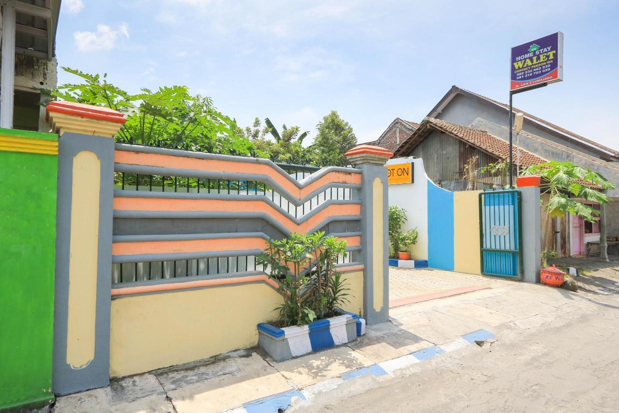 Oyo 2440 Wallet Family Residence Syariah Lumajang Eksteriør bilde